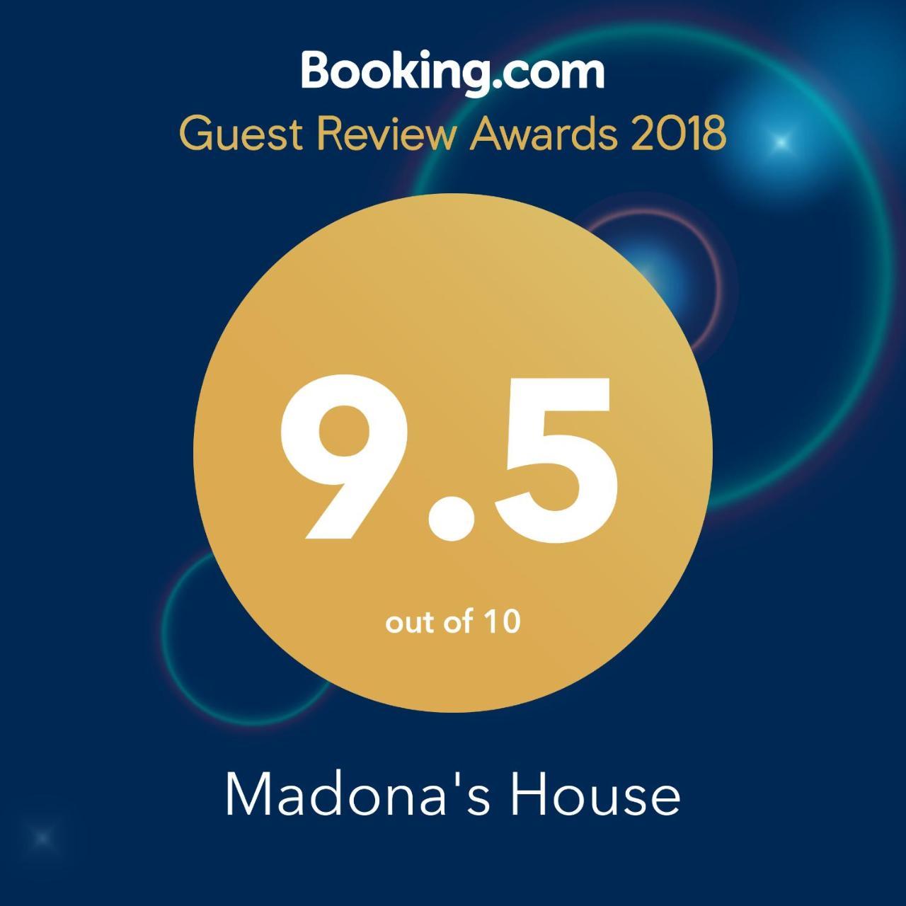 バトゥーミMadona'S Houseアパートメント エクステリア 写真
